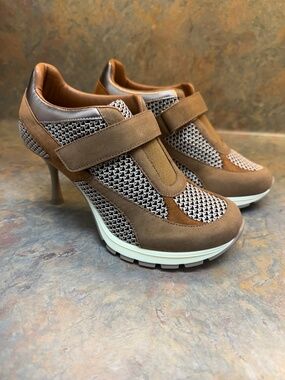 Sneex - The Tepper - Taupe/Sakara-Metallic Stone Sneaker